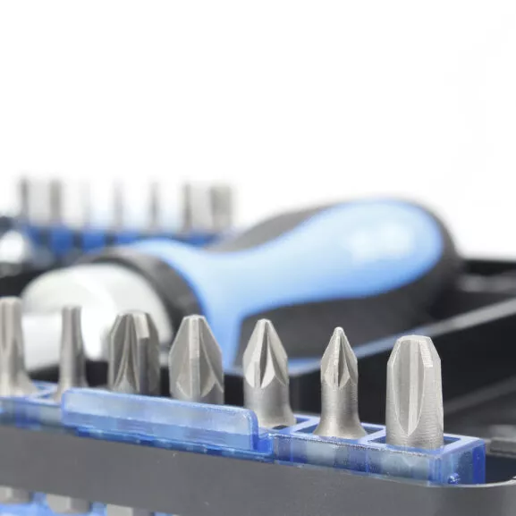 SET PUNTAS CON MANGO CON CARRACA 38 PCS. - Image 4