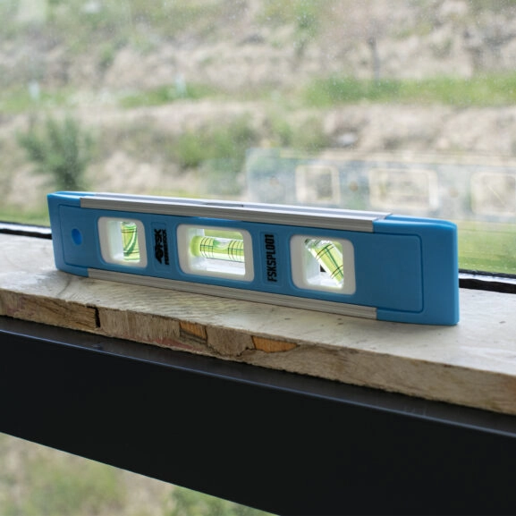 NIVEL TORPEDO BASE MAGNÉTICA 225MM FSK - Image 7