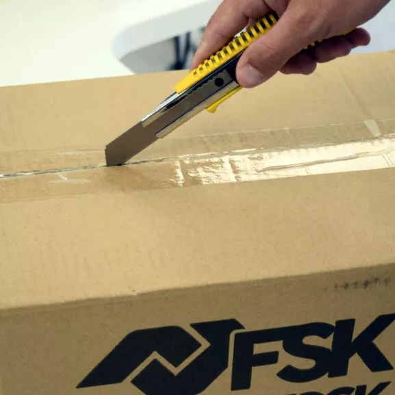 CÚTER ALUMINIO AMARILLO 18MM FSK - Image 7