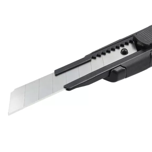 CÚTER ALUMINIO ENGOMADO 18MM SERIE BLACK - Image 4