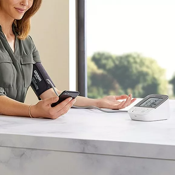 TENSIOMETRO DE BRAZO 60 MEMORIAS OMRON - Image 6