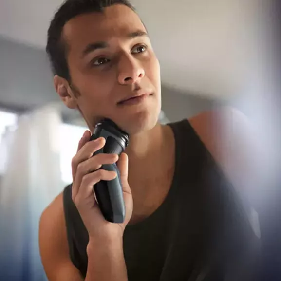 MAQUINA DE AFEITAR RECARGABLE PHILIPS - Image 4