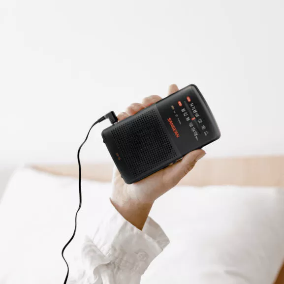 RADIO PORTATIL AM/FM ALTAVOZ SANGEAN - Image 3