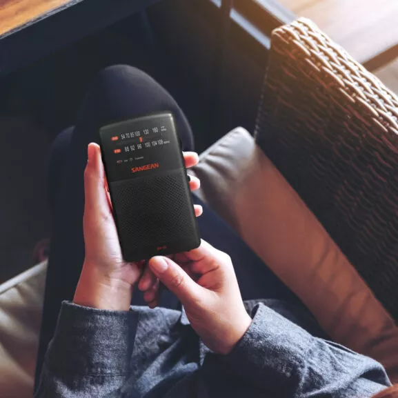 RADIO PORTATIL AM/FM ALTAVOZ SANGEAN - Image 5