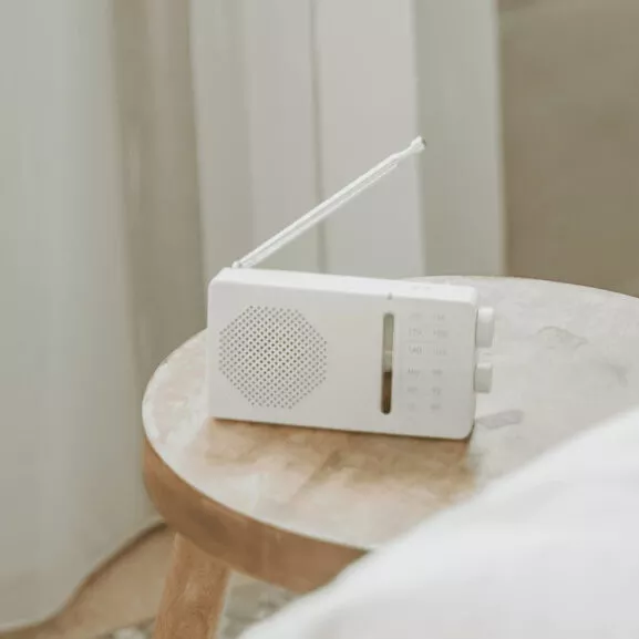 RADIO PORTATIL AM/FM ALTAVOZ SANGEAN - Image 8