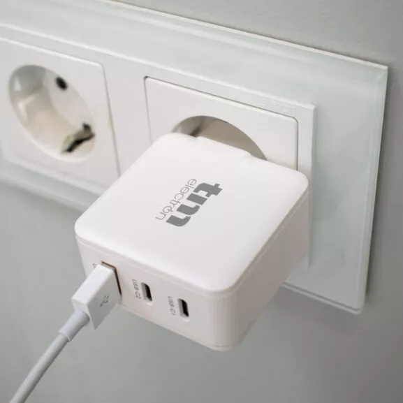 CARGADOR USB A + 2 TIPO C GAN 65W TME - Image 8